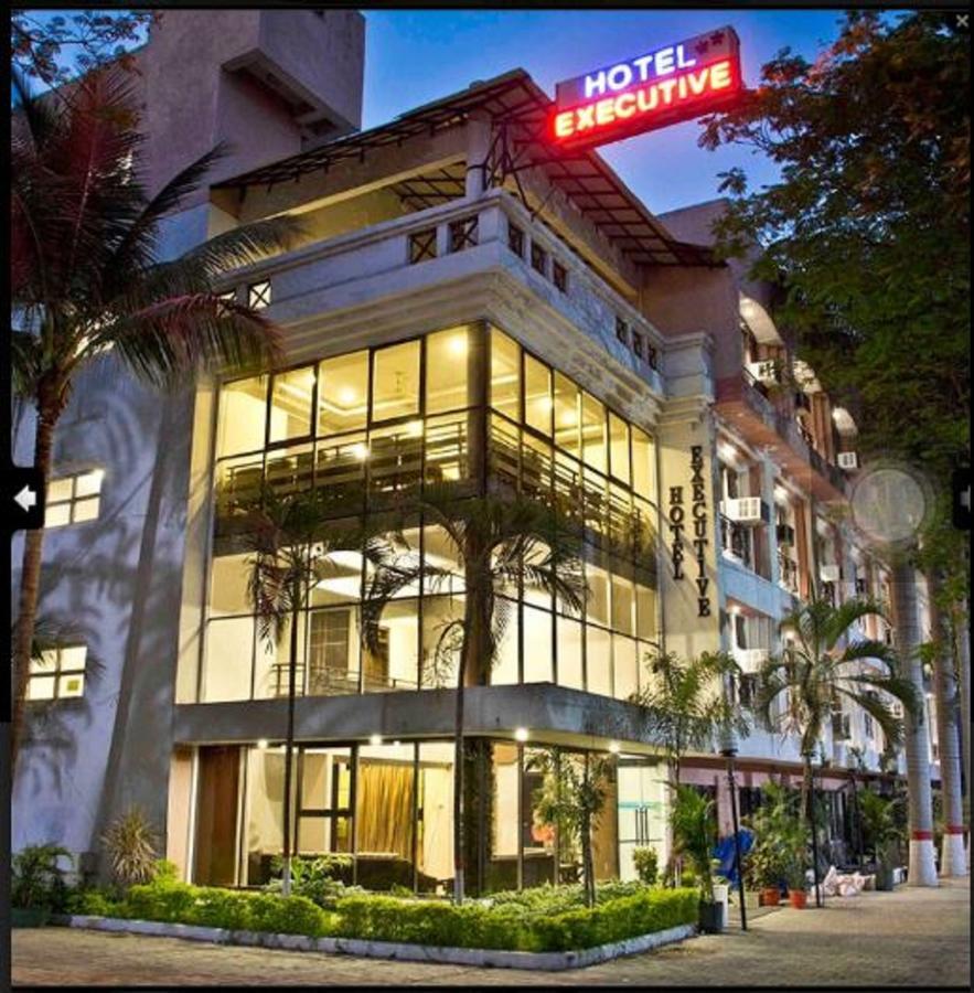 سورات Hotel Executive المظهر الخارجي الصورة